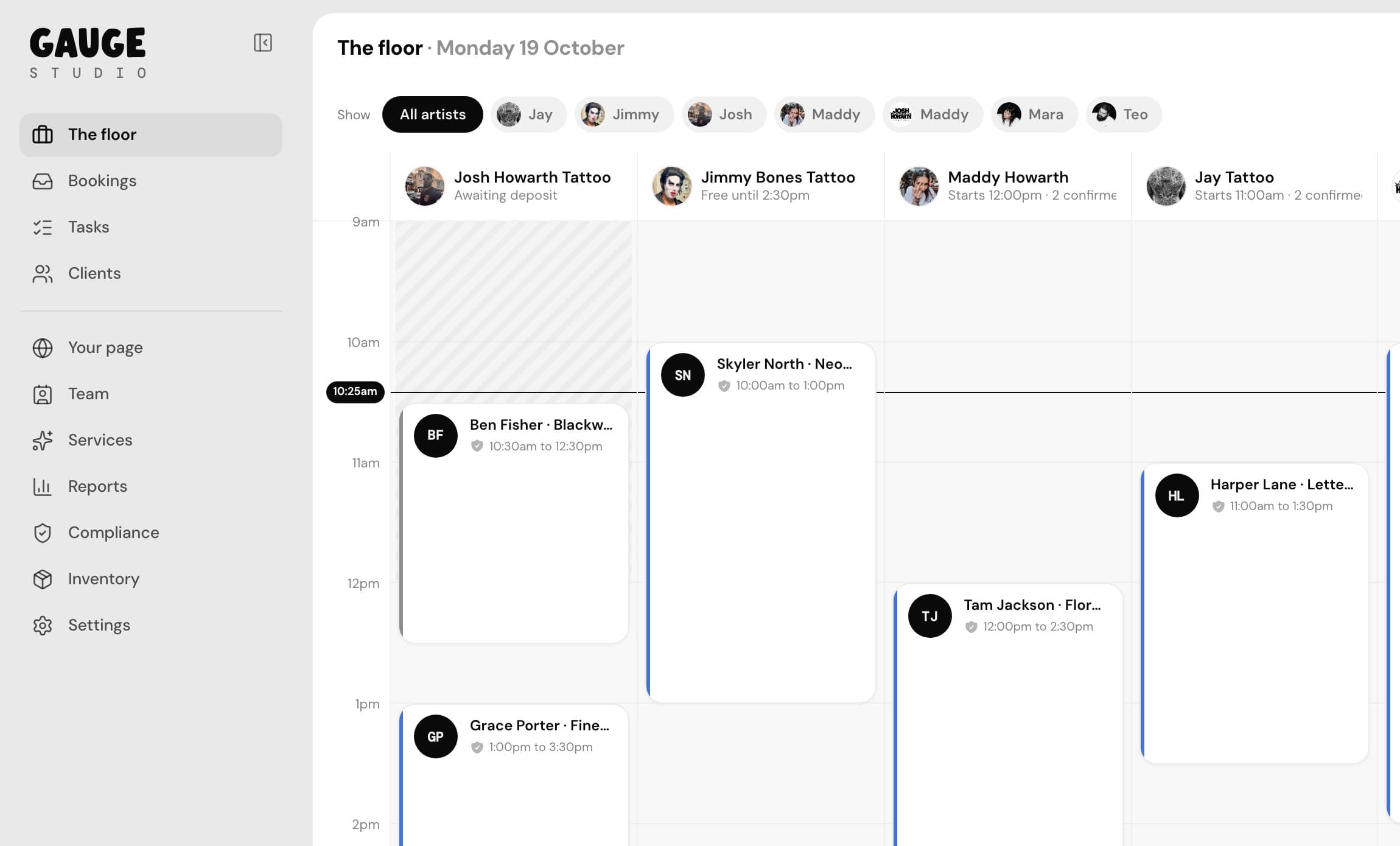 The floor on a Monday: one column per artist, sessions laid out by the hour